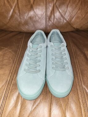Express Men’s Mint Aqua Leather Low Top Sneakers— Size 9.5 — Excellent Pre-Owned